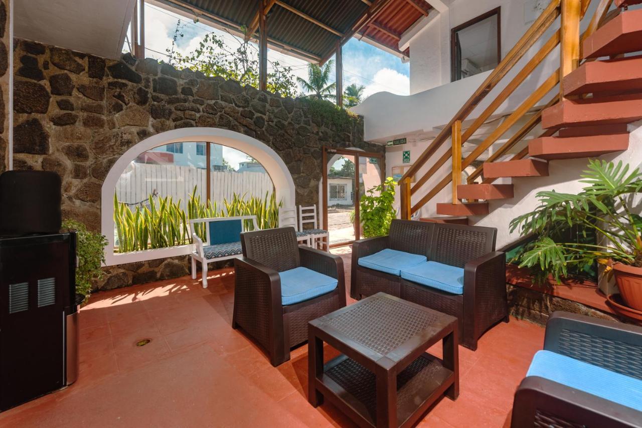Hostal North Seymour Puerto Ayora  Buitenkant foto