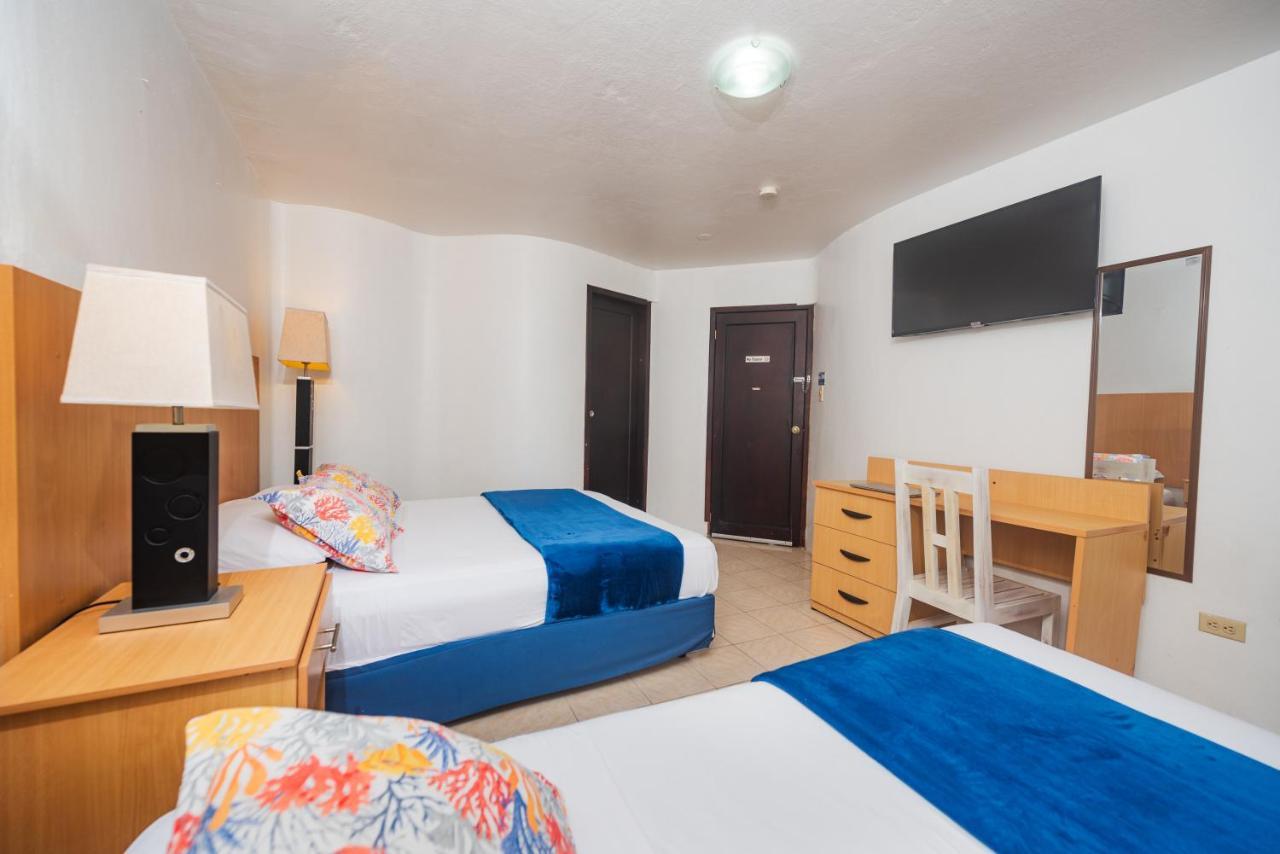 Hostal North Seymour Puerto Ayora  Buitenkant foto
