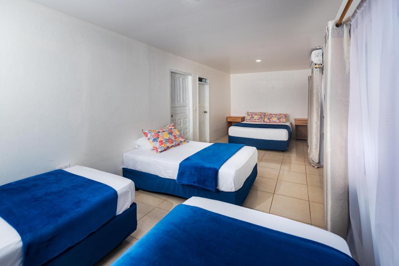 Hostal North Seymour Puerto Ayora  Buitenkant foto