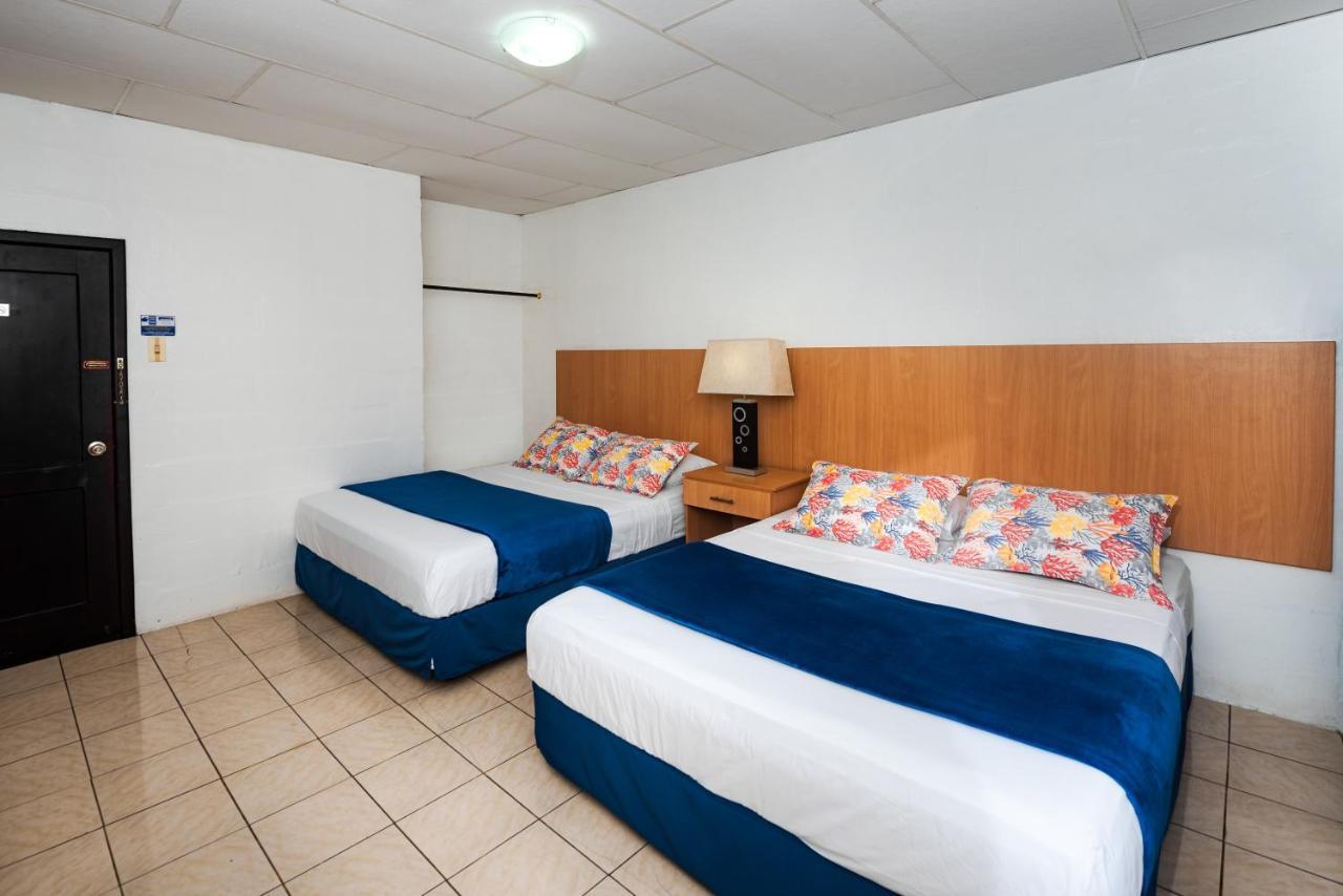Hostal North Seymour Puerto Ayora  Buitenkant foto