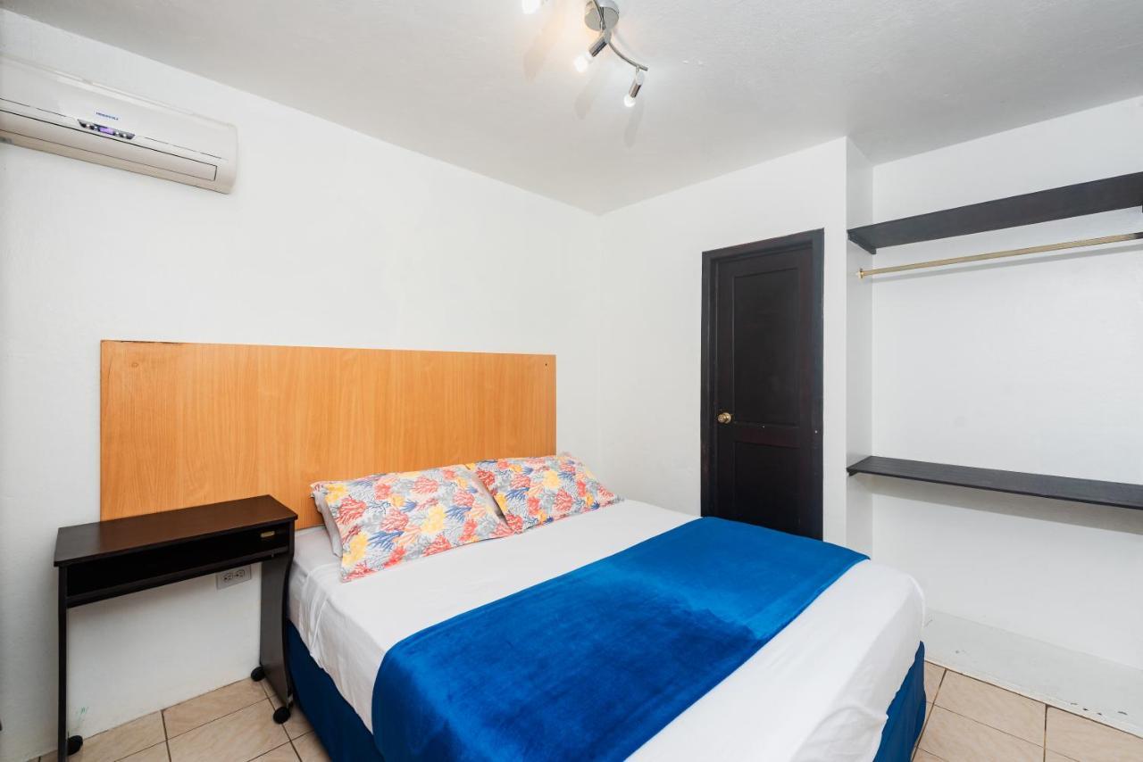 Hostal North Seymour Puerto Ayora  Buitenkant foto